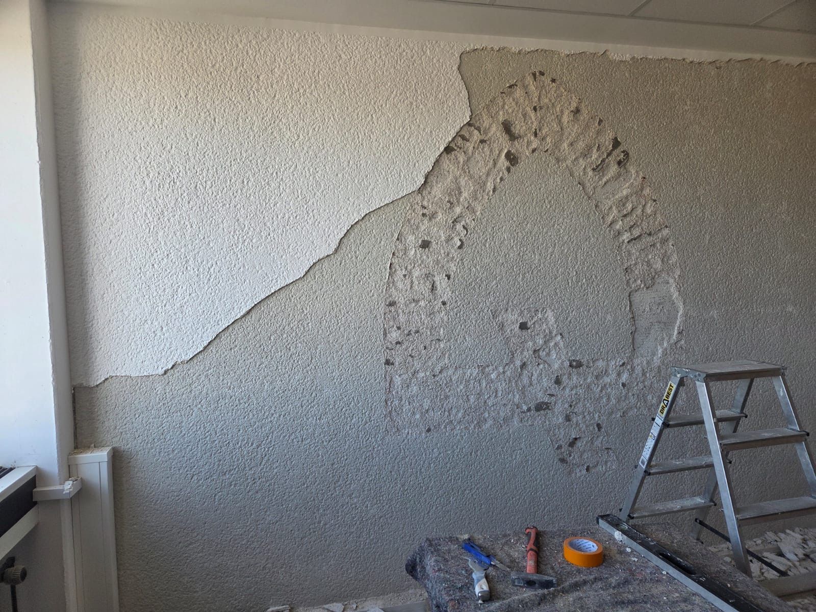 Wanddurchbruch für den neuen Zugang