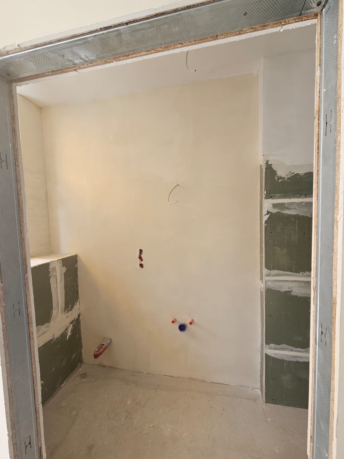 Trockenbau im neuen Badezimmer